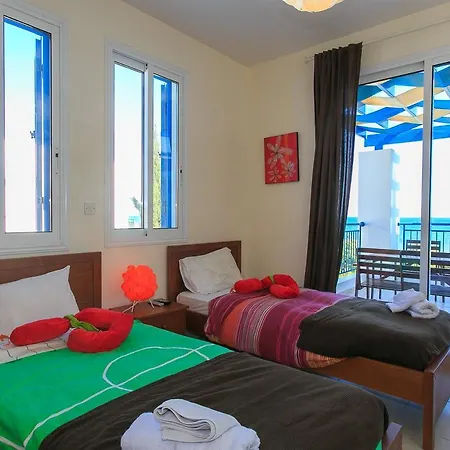 Villa Riviera Beach Front Neo Chorio